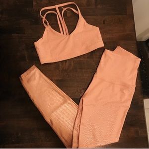 Beyond Yoga Alloy Ombré Set